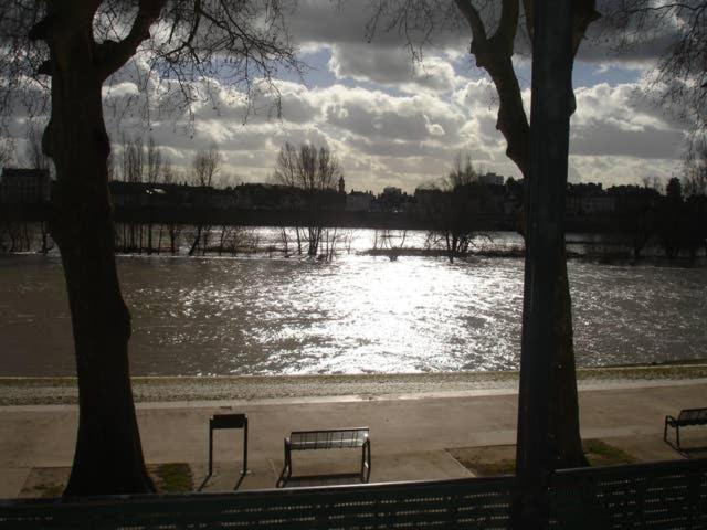 Appart Gite Les Oiseaux- Face Loire Quai Du Chatelet Orléans Dış mekan fotoğraf
