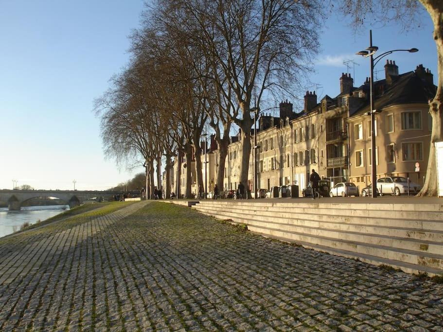 Appart Gite Les Oiseaux- Face Loire Quai Du Chatelet Orléans Dış mekan fotoğraf